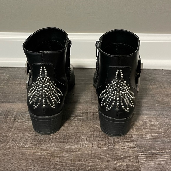 NWOT Express Pointed-Toe Studded Booties - Picture 3 of 4